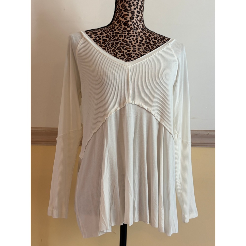 POL Clothing White V-Neck Mixed Media Ribbed Long Sleeve Flowy Top RCT961 Small